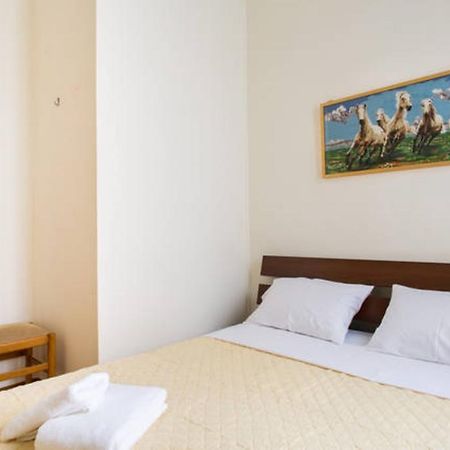 Large 3 Bedroom Apt With Terrace Αθήνα Εξωτερικό φωτογραφία